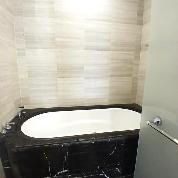 Kediaman Servis untuk Disewa di St Regis - Nisha . - Bathroom - PropertyGuru.com.my