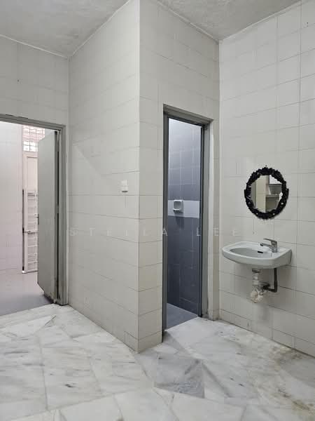 Terraced House for Sale in Sungai Long (Bandar Sungai Long) - Stella Lee - Bathroom - PropertyGuru.com.my