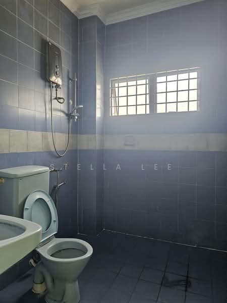 Terraced House for Sale in Sungai Long (Bandar Sungai Long) - Stella Lee - Bathroom - PropertyGuru.com.my