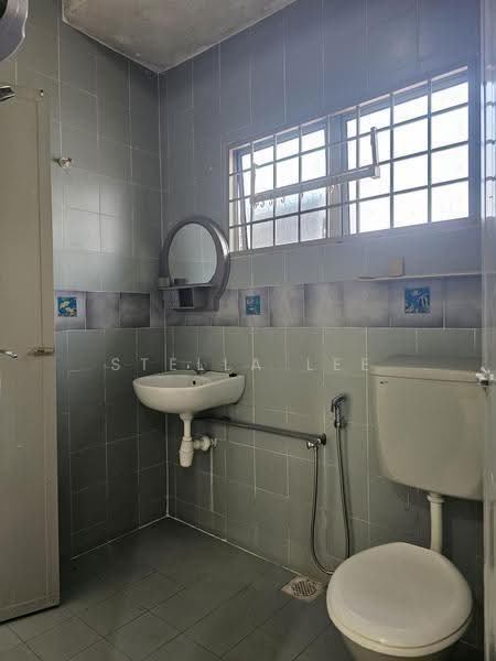 Terraced House for Sale in Sungai Long (Bandar Sungai Long) - Stella Lee - Bathroom - PropertyGuru.com.my