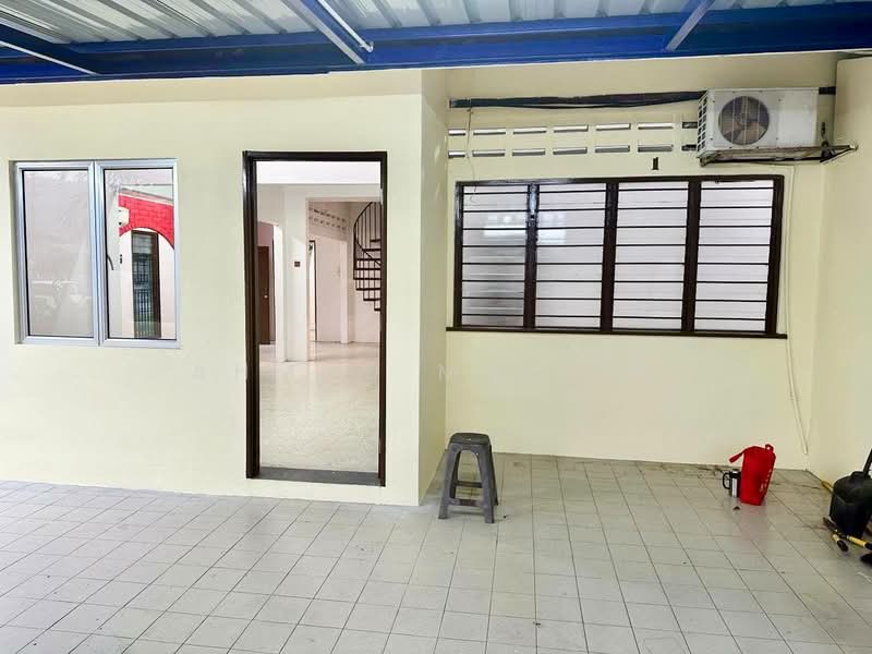 1-storey Terraced House for Sale in Ampang (Selangor) - Ahmad Muslim - Entrance - PropertyGuru.com.my