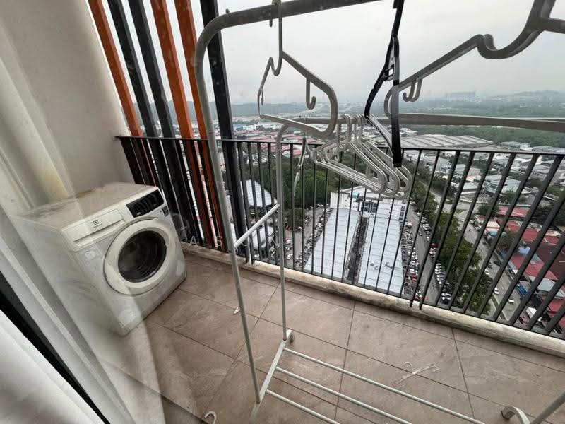 Kediaman Servis untuk Disewa di Emporis - Jason Low - Balcony - PropertyGuru.com.my