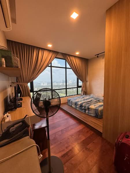 Kediaman Servis untuk Dijual di Molek Regency - Ray Wong - Bedroom - PropertyGuru.com.my