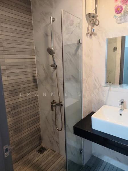 Kediaman Servis untuk Disewa di Emporis - Frankie Sing - Bathroom - PropertyGuru.com.my
