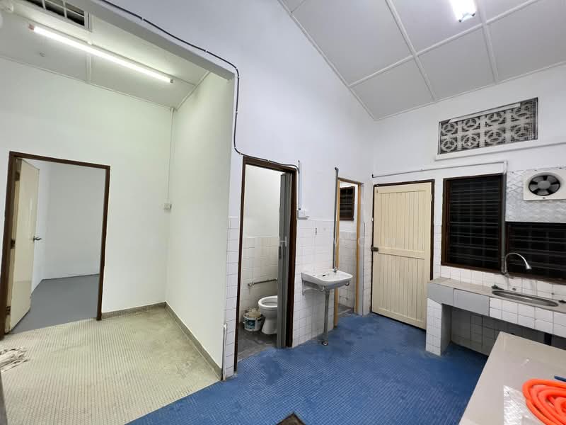 Terraced House for Rent in Taman Kok Doh (Batu) - Kenneth Wong - Bathroom - PropertyGuru.com.my