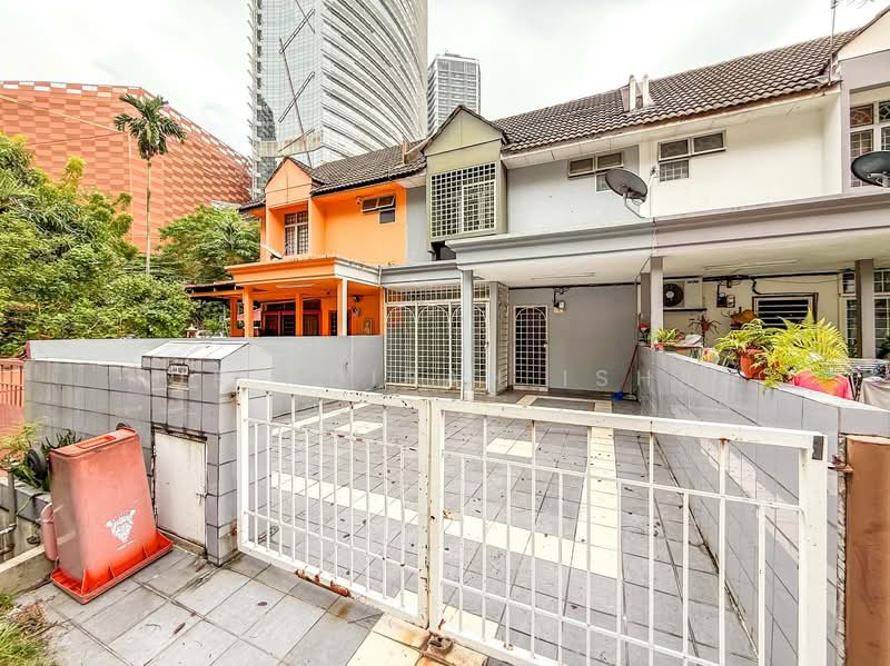 2-storey Terraced House for Sale in SS7 (Petaling Jaya) - Nur Adibah Ishak - Exterior - PropertyGuru.com.my