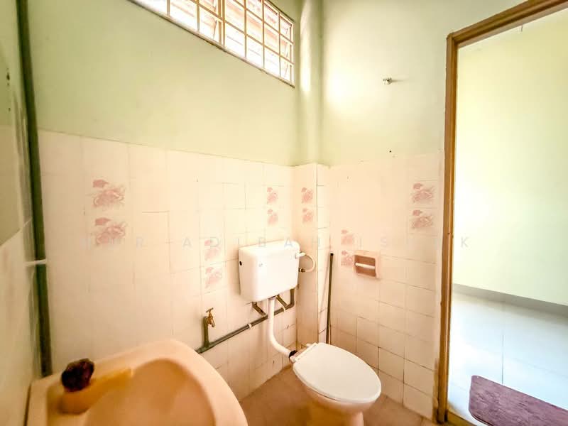 2-storey Terraced House for Sale in SS7 (Petaling Jaya) - Nur Adibah Ishak - Bathroom - PropertyGuru.com.my