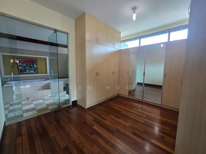 Cluster House for Sale in Duta Tropika (Batu) - Sam Hoo - Bathroom - PropertyGuru.com.my
