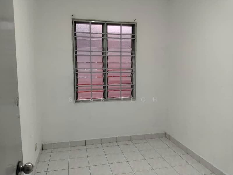 Apartment for Sale at Sri Putra Apartment - Sean Yeoh - PropertyGuru.com.my