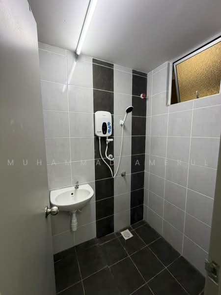 Apartment for Rent at Idaman Melur @ Cybersouth - Muhammad Amerul - Bathroom - PropertyGuru.com.my