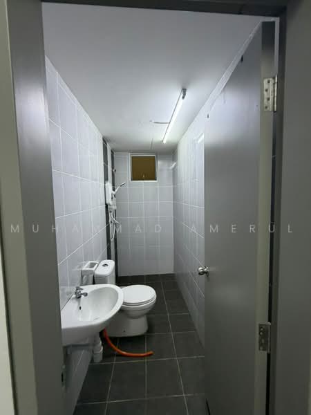 Apartment for Rent at Idaman Melur @ Cybersouth - Muhammad Amerul - Bathroom - PropertyGuru.com.my