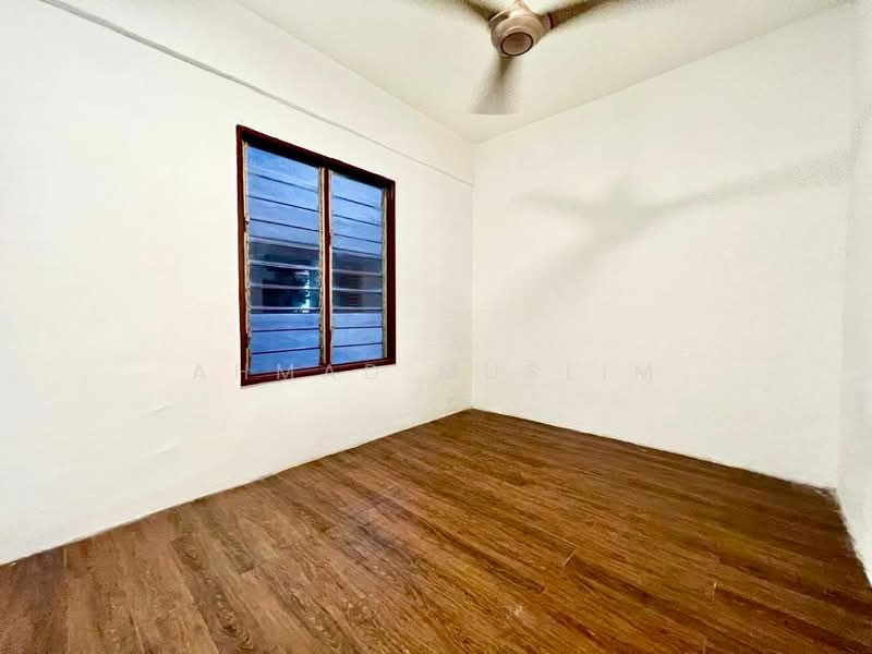 Rumah Flat untuk Dijual di Pangsapuri Berembang Indah - Ahmad Muslim - Interior - PropertyGuru.com.my