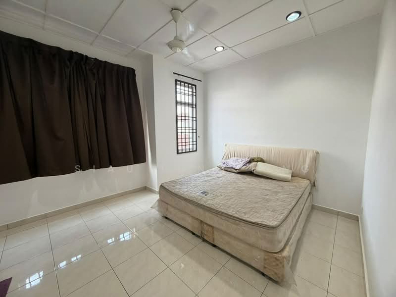 Rumah Teres 2-Tingkat untuk Disewa di Taman Setia Indah (Tebrau) - Siau Tong Ling - Bedroom - PropertyGuru.com.my