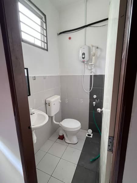 Rumah Teres 1-Tingkat untuk Dijual di Taman Desaru Utama (Pengerang) - Elvis Sim - Bathroom - PropertyGuru.com.my