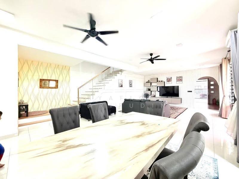 Rumah Teres 2-Tingkat untuk Dijual di Elmina (Shah Alam) - Syafiq Sharifudin - Living Room - PropertyGuru.com.my