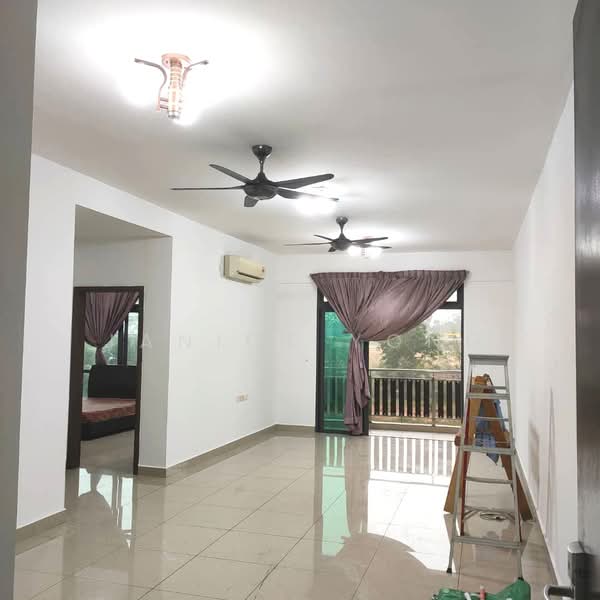 Kediaman Servis untuk Disewa di D'Secret Garden (Pangsapuri Kempas Indah) - Janice Yong - Living Room - PropertyGuru.com.my