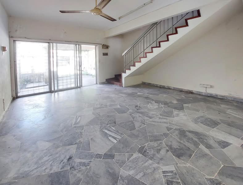 2-storey Terraced House for Sale in BANDAR PUCHONG JAYA (Puchong) - Angel Tan - Living Room - PropertyGuru.com.my