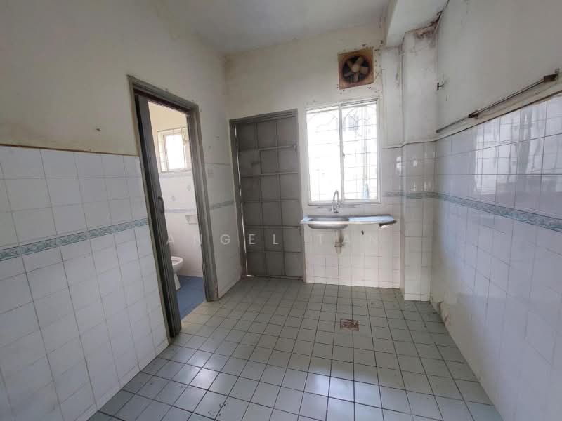 2-storey Terraced House for Sale in BANDAR PUCHONG JAYA (Puchong) - Angel Tan - Kitchen - PropertyGuru.com.my