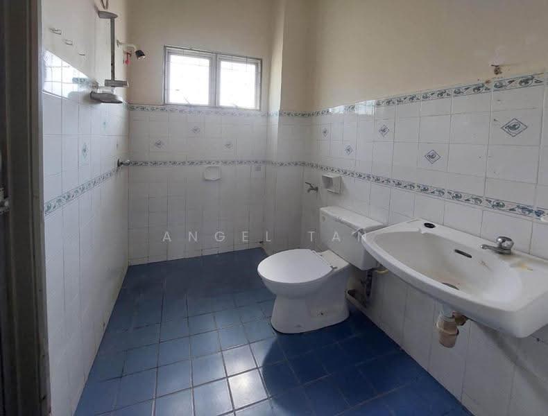 2-storey Terraced House for Sale in BANDAR PUCHONG JAYA (Puchong) - Angel Tan - Bathroom - PropertyGuru.com.my