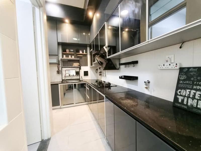 Rumah Teres 3-Tingkat untuk Dijual di Taman Eco Cascadia (Tebrau) - Yik Tat - Kitchen - PropertyGuru.com.my