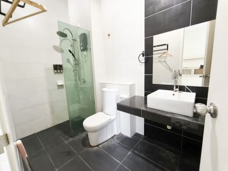 Rumah Teres 3-Tingkat untuk Dijual di Taman Eco Cascadia (Tebrau) - Yik Tat - Bathroom - PropertyGuru.com.my