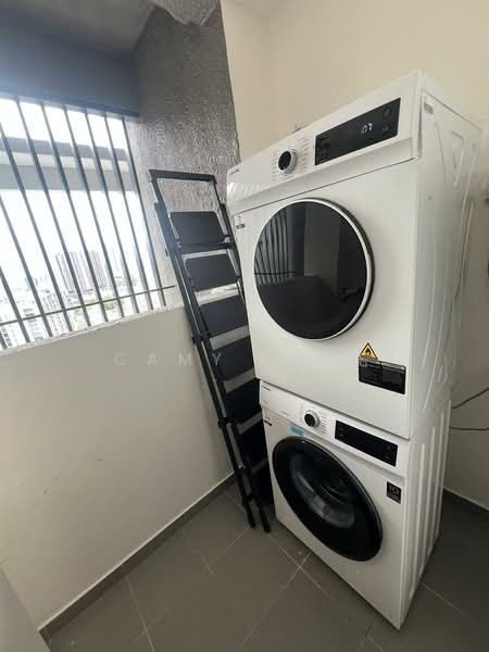 Kediaman Servis untuk Dijual di D'Ivo - Camy Liew - Balcony - PropertyGuru.com.my