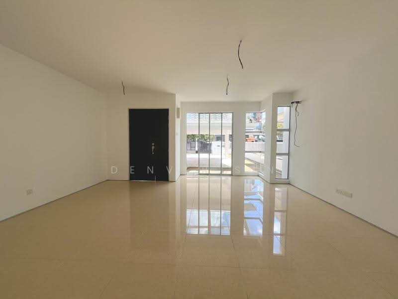 Rumah Teres 3-Tingkat untuk Dijual di Taman Mesra Utama (Balakong) - Denver Sin - Living Room - PropertyGuru.com.my