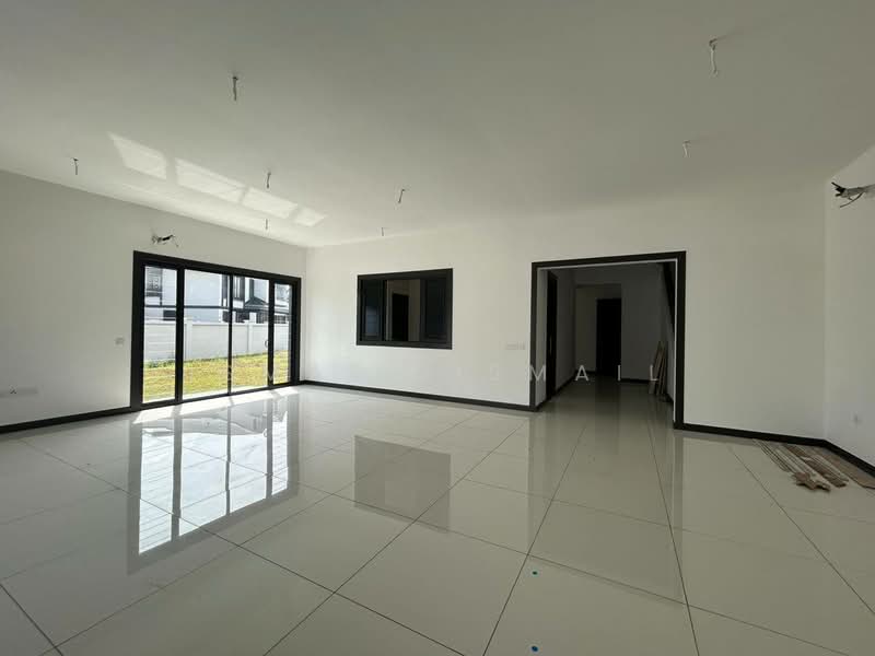 Rumah Berkembar untuk Dijual di Elmina (Shah Alam) - Ismadi Ismail - Living Room - PropertyGuru.com.my
