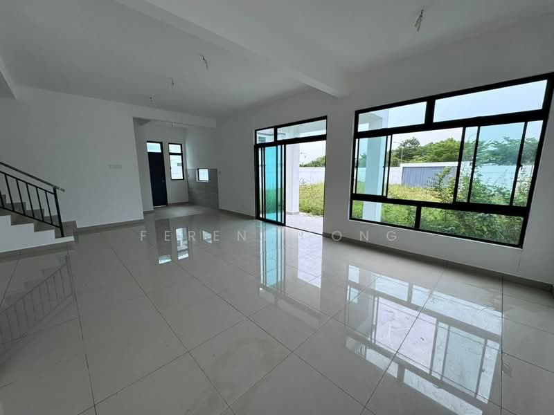 2-storey Terraced House for Sale in Taman Austin Duta (Tebrau) - Ferene Fong - Living Room - PropertyGuru.com.my