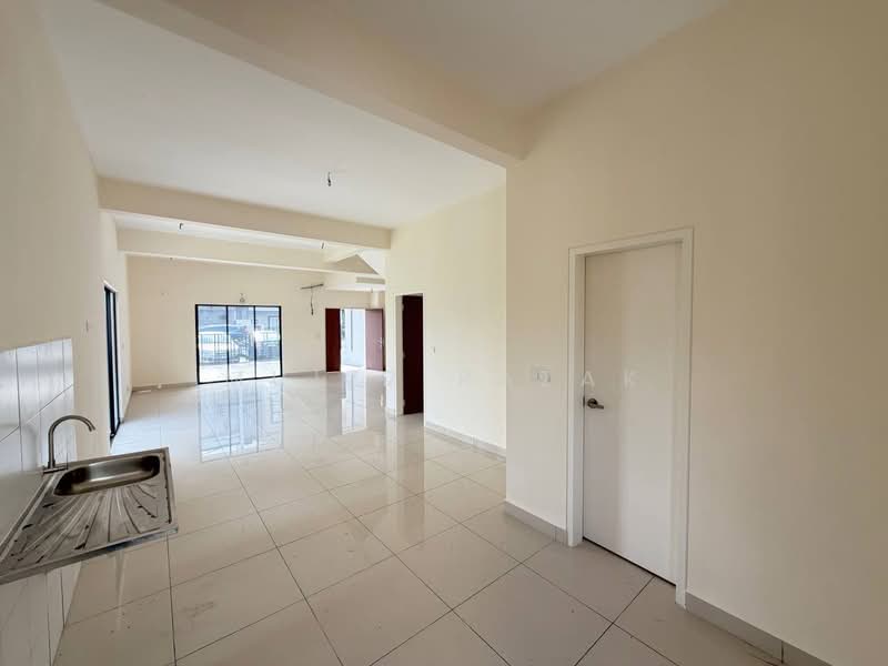 Rumah Teres untuk Dijual di Gombak (Selangor) - Muizz Razak - Living Room - PropertyGuru.com.my