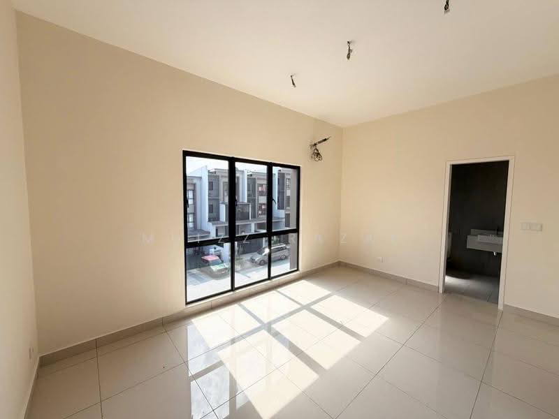 Rumah Teres untuk Dijual di Gombak (Selangor) - Muizz Razak - Living Room - PropertyGuru.com.my
