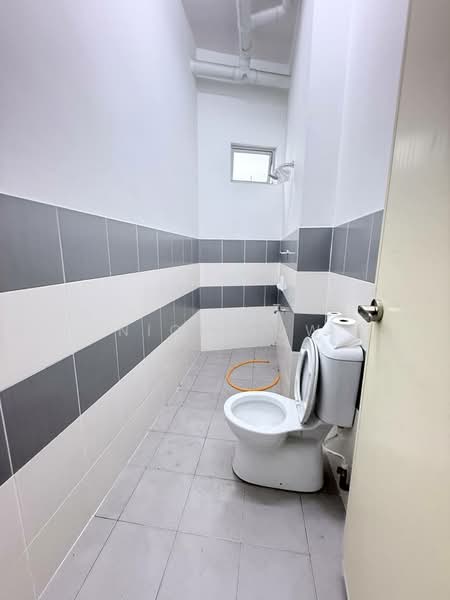 Pejabat untuk Disewa di Taman Setia Indah (Tebrau) - Nick Low - Bathroom - PropertyGuru.com.my