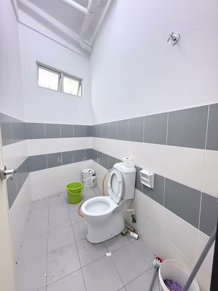 Pejabat untuk Disewa di Taman Setia Indah (Tebrau) - Nick Low - Bathroom - PropertyGuru.com.my