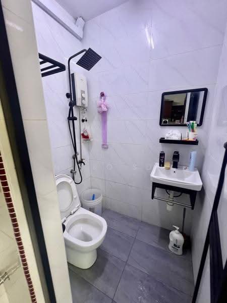 2-storey Terraced House for Sale in Taman Bukit Mewah (Tampoi) - Nikko Soh - Bathroom - PropertyGuru.com.my