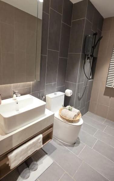 Kediaman Servis untuk Dijual di Han-Ya Wahyu - Chester Lim - Bathroom - PropertyGuru.com.my