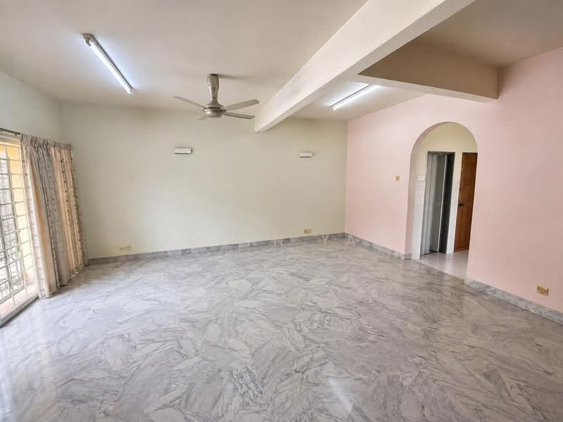 2-storey Terraced House for Sale in Taman Rawang Perdana (Rawang) - Roman Yap - Living Room - PropertyGuru.com.my
