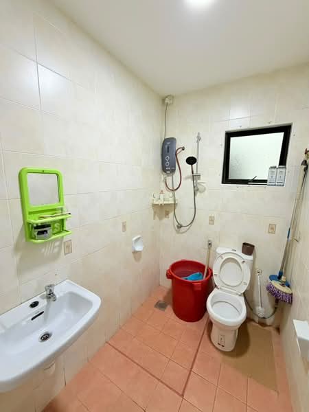 Rumah Teres 2-Tingkat untuk Dijual di Taman Seri Austin (Tebrau) - Shanice Tan - Bathroom - PropertyGuru.com.my