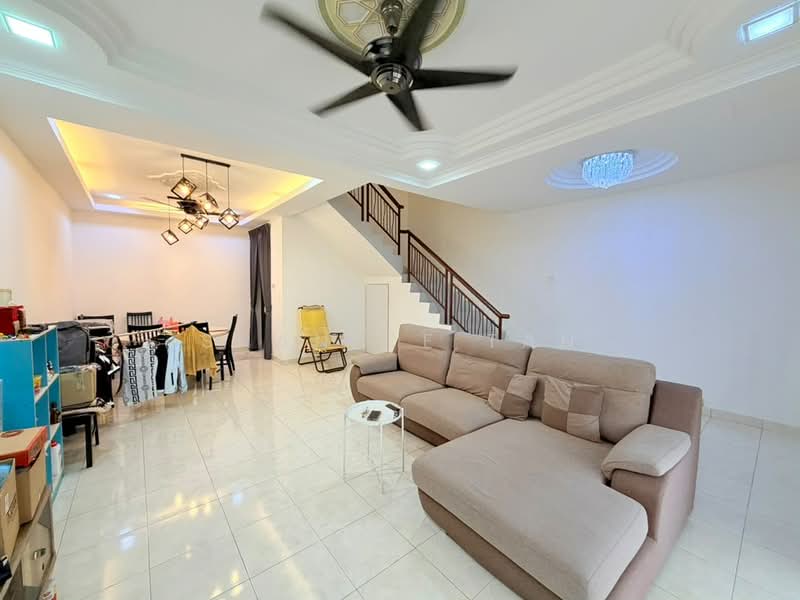 Rumah Teres 2-Tingkat untuk Dijual di Taman Seri Austin (Tebrau) - Shanice Tan - Living Room - PropertyGuru.com.my