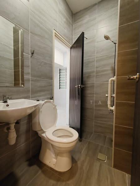 Rumah Kluster untuk Disewa di Skudai (Johor) - Shanice Tan - Bathroom - PropertyGuru.com.my