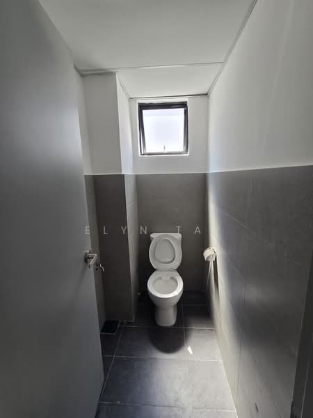 Shop for Sale in Austin Crest (Johor Bahru) - Elyn Tay - Bathroom - PropertyGuru.com.my