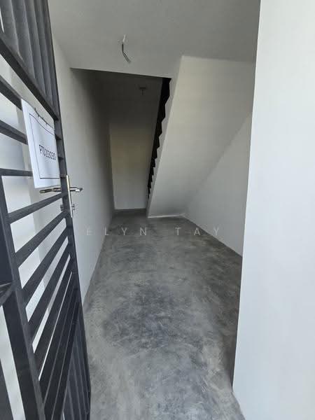 Shop for Sale in Austin Crest (Johor Bahru) - Elyn Tay - Entrance - PropertyGuru.com.my