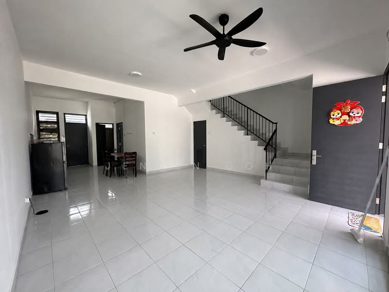 Rumah Teres 2-Tingkat untuk Disewa di Taman Mount Austin (Tebrau) - Jensen Goh - Living Room - PropertyGuru.com.my