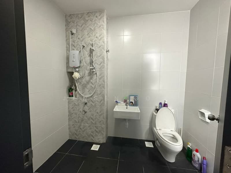 Rumah Teres 2-Tingkat untuk Disewa di Taman Mount Austin (Tebrau) - Jensen Goh - Bathroom - PropertyGuru.com.my