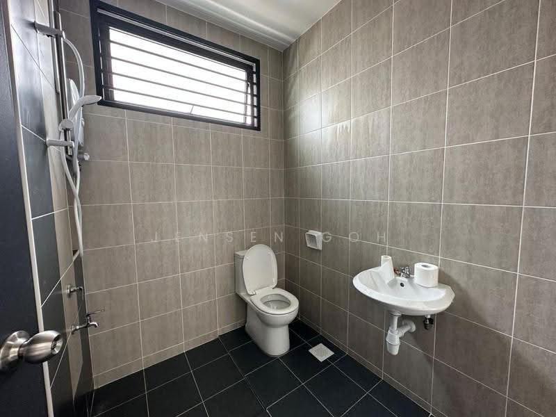 Rumah Teres 2-Tingkat untuk Disewa di Taman Mount Austin (Tebrau) - Jensen Goh - Bathroom - PropertyGuru.com.my