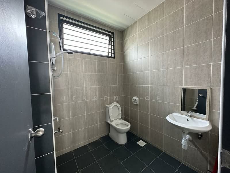 Rumah Teres 2-Tingkat untuk Disewa di Taman Mount Austin (Tebrau) - Jensen Goh - Bathroom - PropertyGuru.com.my