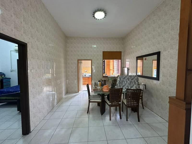 Rumah Teres 2-Tingkat untuk Dijual di Ulu Tiram (Johor) - Stefan Yu - Dining Room - PropertyGuru.com.my