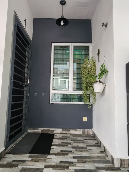 Rumah Teres 2-Tingkat untuk Dijual di Nilai Impian (Nilai) - Izzati Mat - Entrance - PropertyGuru.com.my