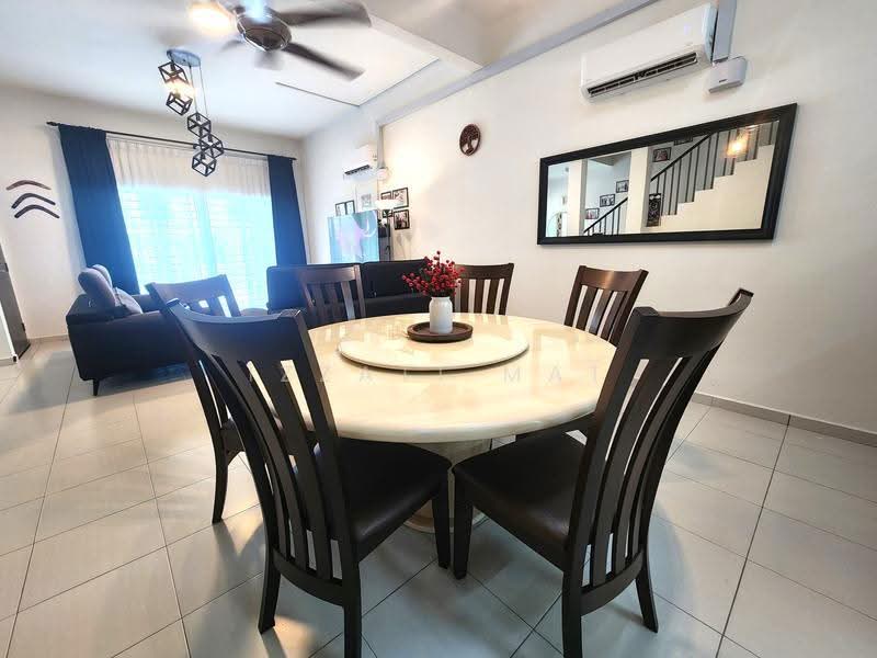 Rumah Teres 2-Tingkat untuk Dijual di Nilai Impian (Nilai) - Izzati Mat - Dining Room - PropertyGuru.com.my