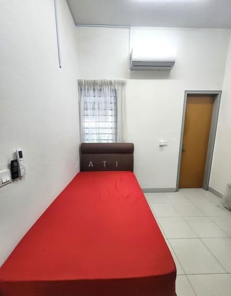 Rumah Teres 2-Tingkat untuk Dijual di Nilai Impian (Nilai) - Izzati Mat - Bedroom - PropertyGuru.com.my