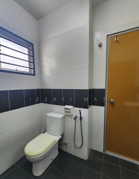 Rumah Teres 2-Tingkat untuk Dijual di Nilai Impian (Nilai) - Izzati Mat - Bathroom - PropertyGuru.com.my